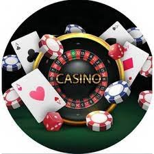 Aplikasi mobile idncash 88 menampilkan layar No Commission Baccarat dengan chip taruhan dan kartu dealer